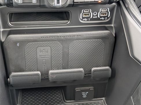 Used 2024 RAM 3500 Limited image 32