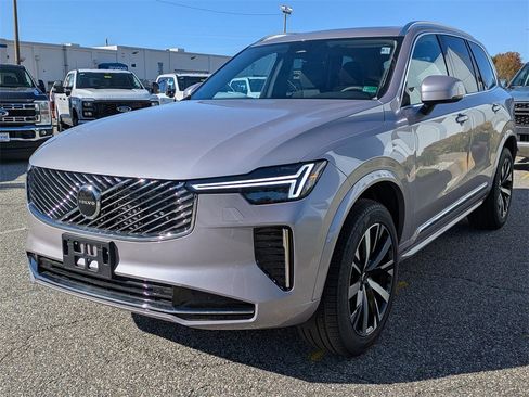 New 2026 Volvo XC90 B5 Core image 8