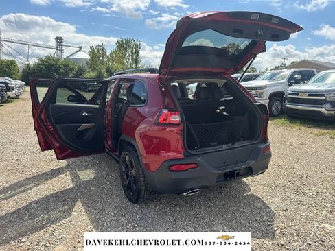 Used 2017 Jeep Cherokee High Altitude AWD/4WD image 18