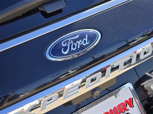 Used 2019 Ford Expedition XLT w/ Equipment Group 202A image 8