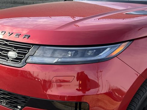 Used 2023 Land Rover Range Rover Sport SE image 12