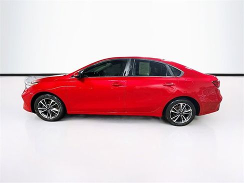 Used 2023 Kia Forte LXS w/ LXS Technology Package image 4