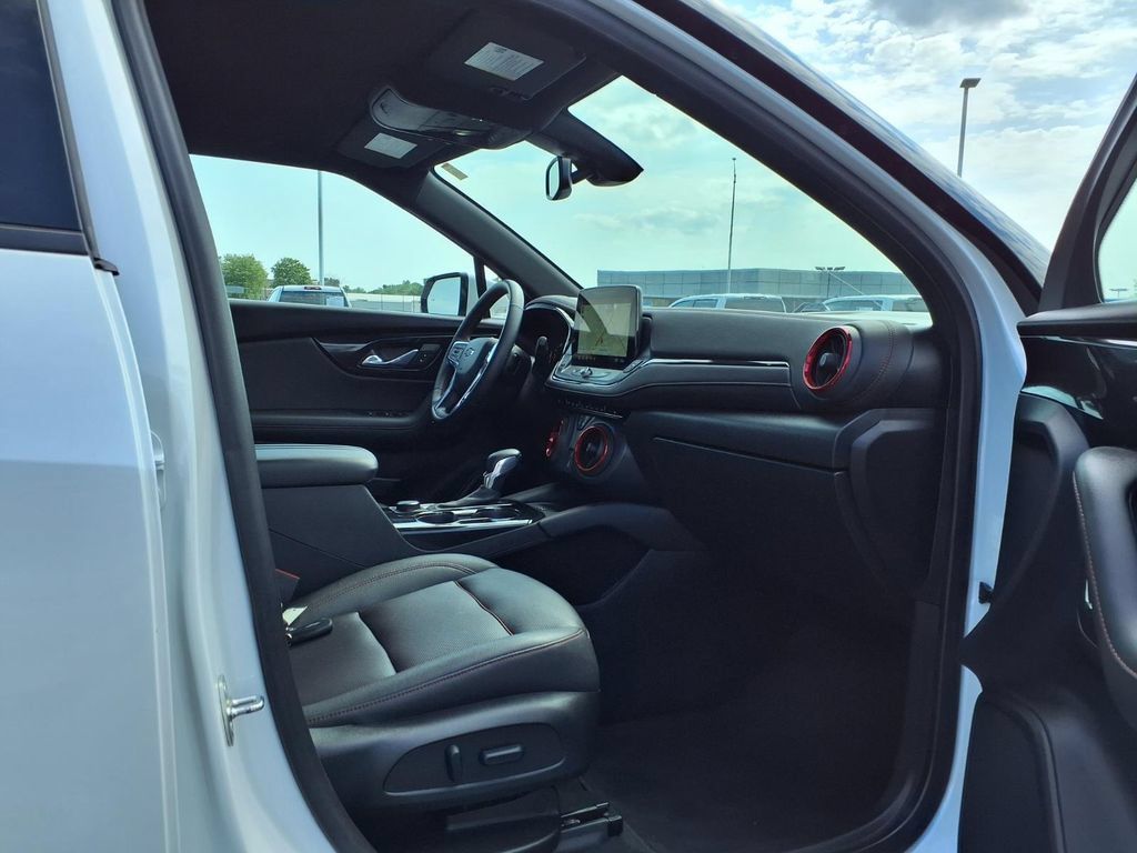 Used 2023 Chevrolet Blazer RS AWD/4WD image 27