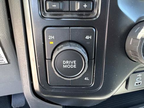 New 2026 Ford F550 4x4 Crew Cab image 16