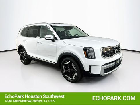 Used 2025 Kia Telluride S FWD image 1