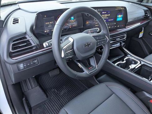 New 2026 Chevrolet Traverse Z71 w/ Driver Confidence Package image 3