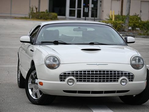 Used 2002 Ford Thunderbird Deluxe 2dr Convertible image 2