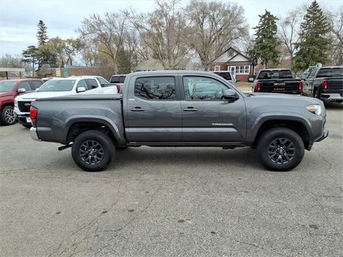 Used 2021 Toyota Tacoma 4x4 Double Cab image 2