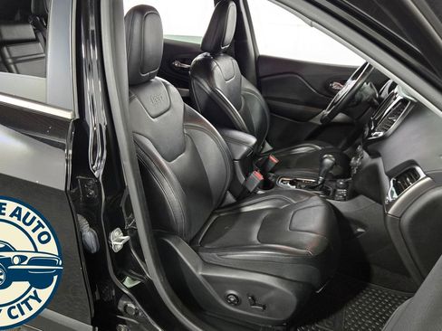 Used 2019 Jeep Cherokee Limited w/ Trailer Tow Group image 39