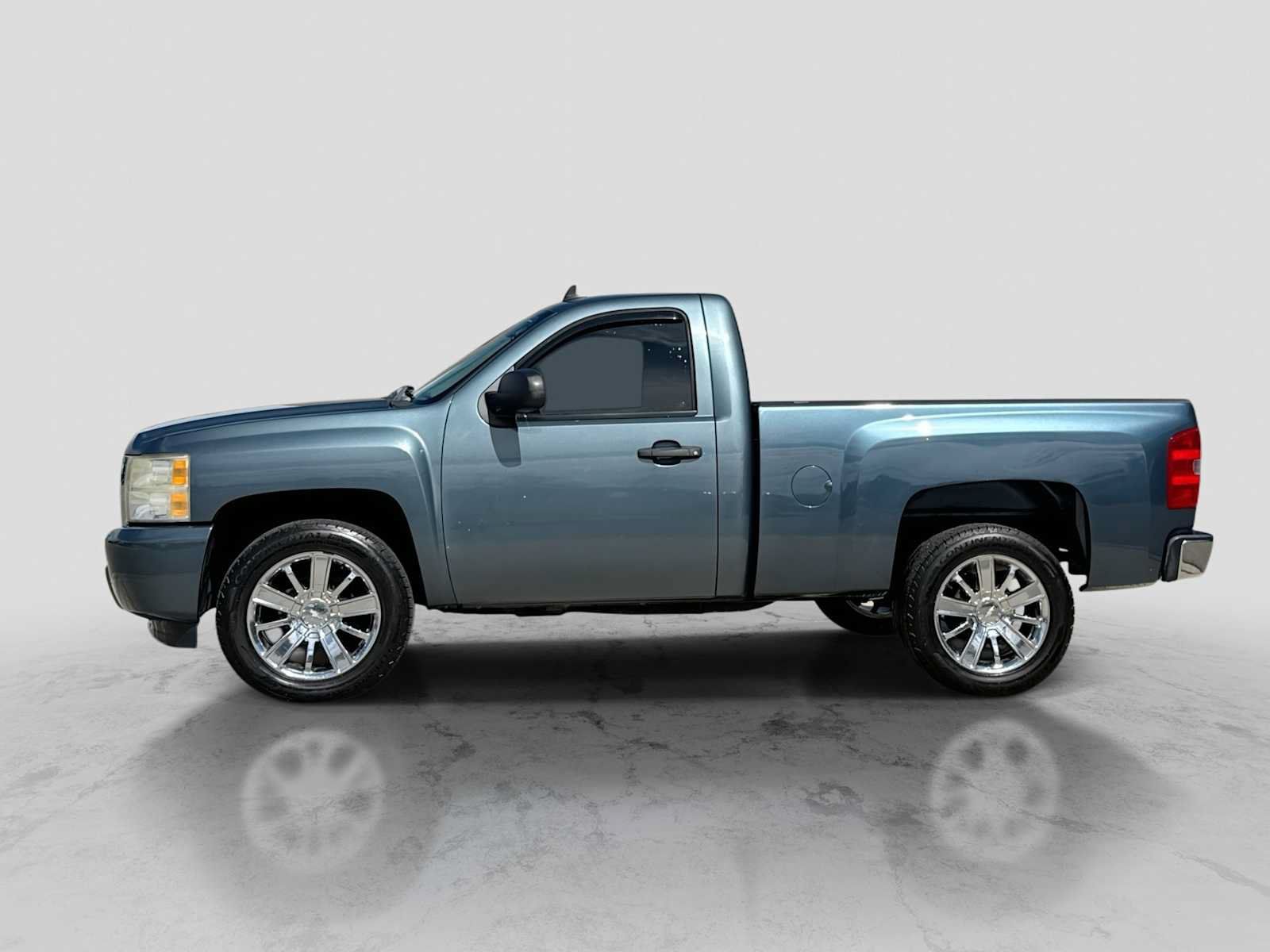 Used 2008 Chevrolet Silverado 1500 W/T w/ LS Package RWD image 3