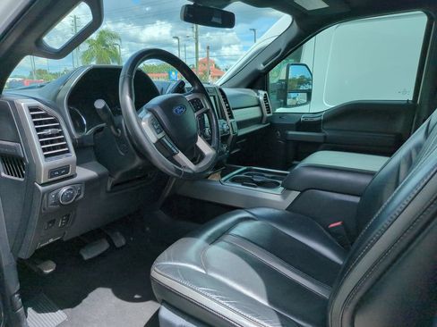 Used 2021 Ford F250 Platinum w/ FX4 Off-Road Package AWD/4WD image 4