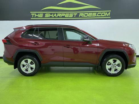 Used 2019 Toyota RAV4 XLE image 6