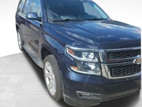 Used 2018 Chevrolet Tahoe LT w/ Luxury Package image 3