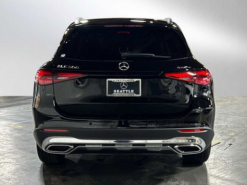 Used 2025 Mercedes-Benz GLC 300 4MATIC image 4