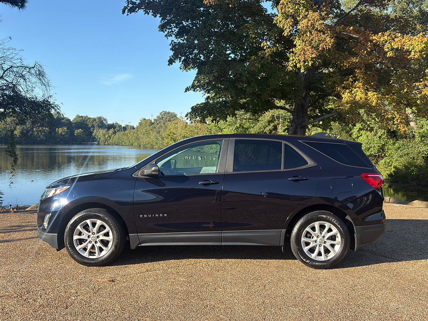 Used 2020 Chevrolet Equinox LS w/ LS Convenience Package FWD image 10