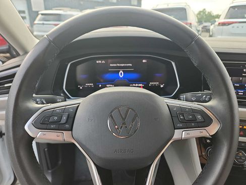 Used 2024 Volkswagen Jetta SE FWD image 18