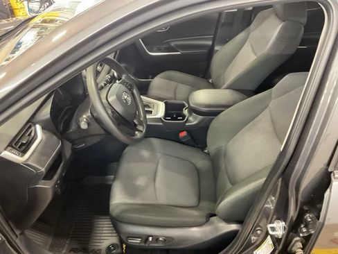 Used 2025 Toyota RAV4 XLE AWD/4WD image 20