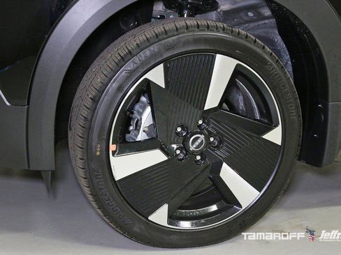 New 2026 Nissan Kicks SR image 17