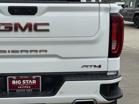 Used 2022 GMC Sierra 1500 AT4 w/ Technology Package image 10