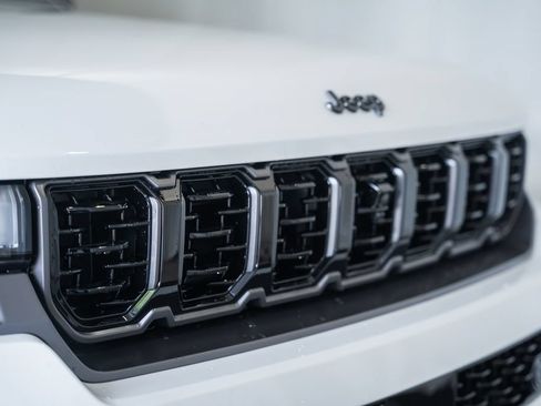 New 2026 Jeep Grand Cherokee L Limited AWD/4WD image 11