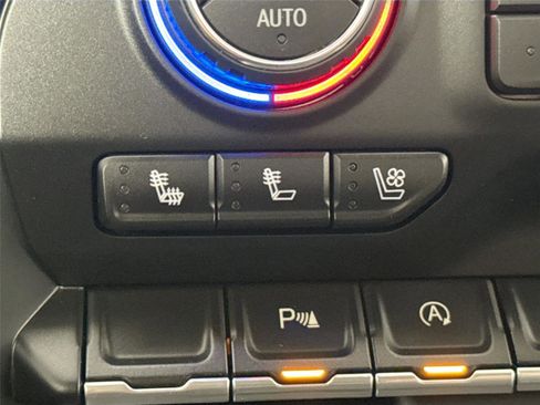 Used 2022 Chevrolet Silverado 1500 LTZ image 7