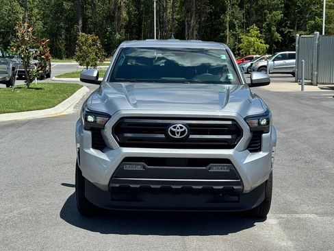 Used 2025 Toyota Tacoma SR5 AWD/4WD image 11