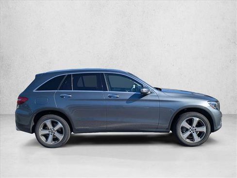 Used 2019 Mercedes-Benz GLC 300 image 4