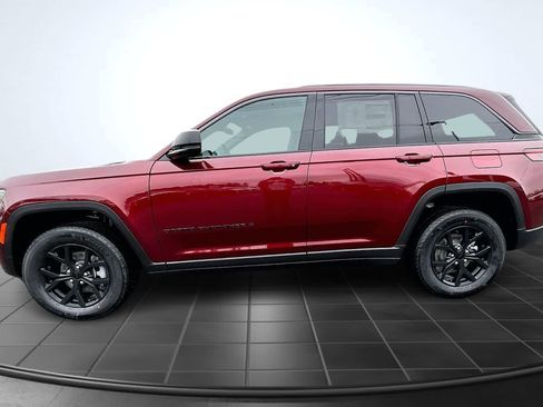 New 2026 Jeep Grand Cherokee Altitude AWD/4WD image 3