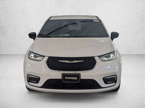 New 2026 Chrysler Pacifica Select AWD/4WD image 6