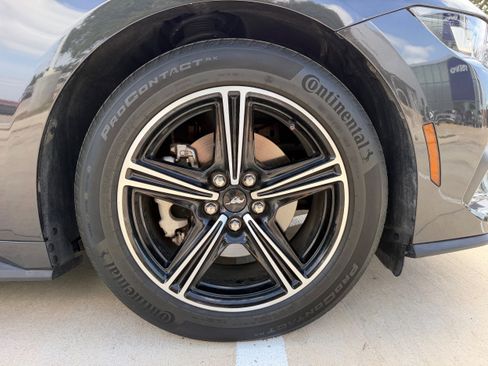 Used 2024 Ford Mustang Coupe RWD image 9