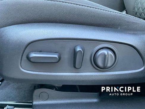 Used 2020 Chevrolet Blazer LT image 13