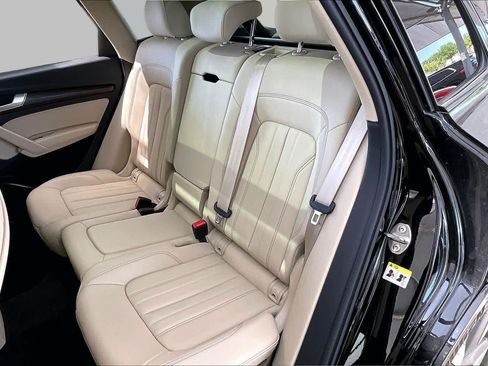 Used 2025 Audi Q5 2.0T Premium w/ Convenience Plus Package AWD/4WD image 21