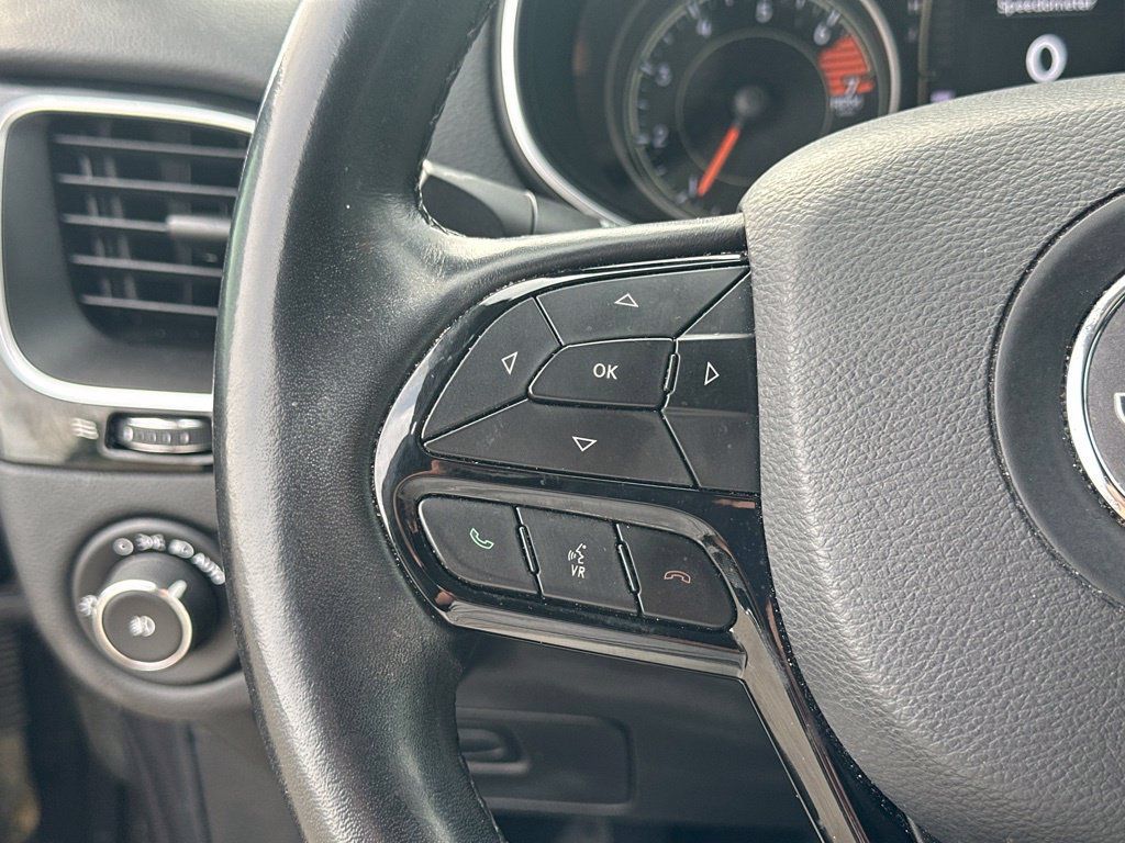 Used 2019 Jeep Cherokee Latitude Plus AWD/4WD image 19