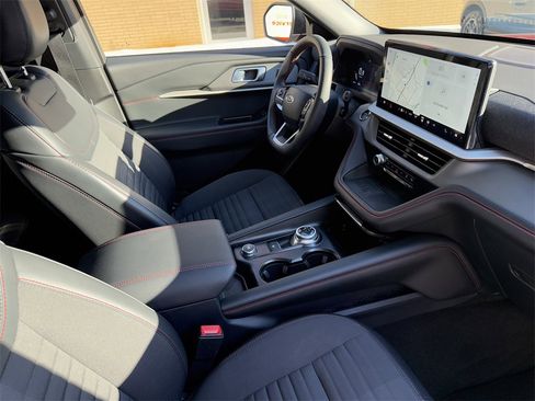 Used 2025 Ford Explorer ST-Line w/ Premium Package image 25