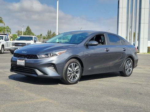 Used 2022 Kia Forte LXS w/ LXS Technology Package FWD image 17