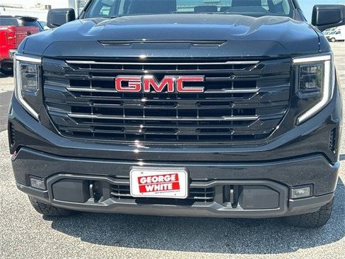 Used 2025 GMC Sierra 1500 Elevation image 12