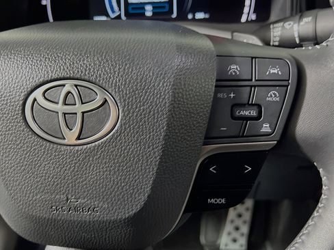 Used 2025 Toyota Camry SE w/ Multimedia Upgrade Package image 20