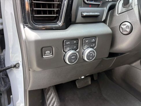 Used 2025 GMC Sierra 1500 AT4 w/ AT4 Premium Package AWD/4WD image 14