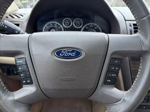 Used 2009 Ford Fusion SEL image 18
