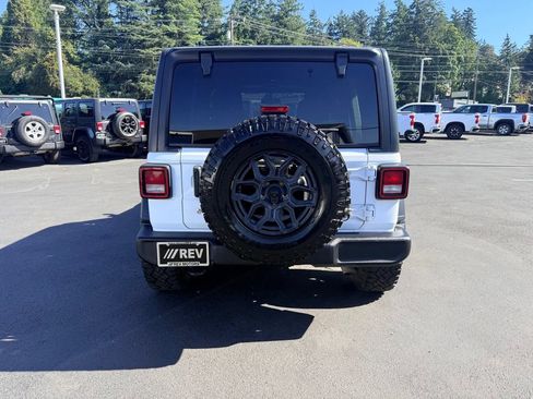Used 2018 Jeep Wrangler Unlimited Sport w/ Technology Group AWD/4WD image 4