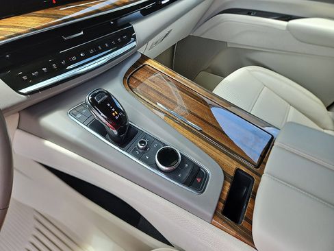 Certified 2024 Cadillac Escalade ESV Sport Platinum w/ LPO, Floor Liner Package image 22