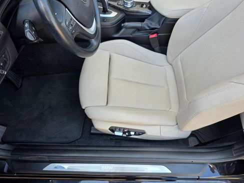 Used 2020 BMW 230i Convertible w/ Premium Package RWD image 36