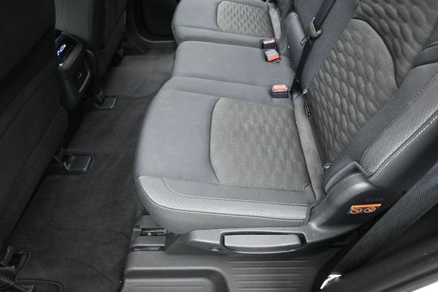 Used 2025 Nissan Pathfinder SV FWD image 23