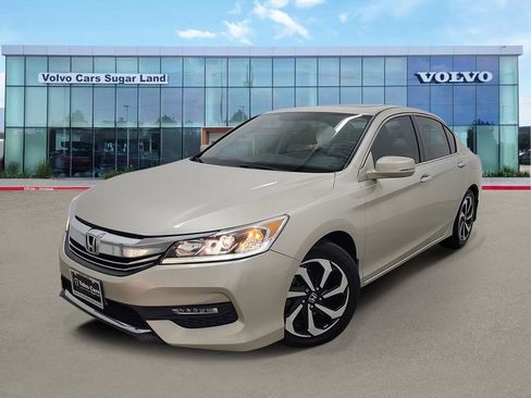 Used 2017 Honda Accord EX image 1
