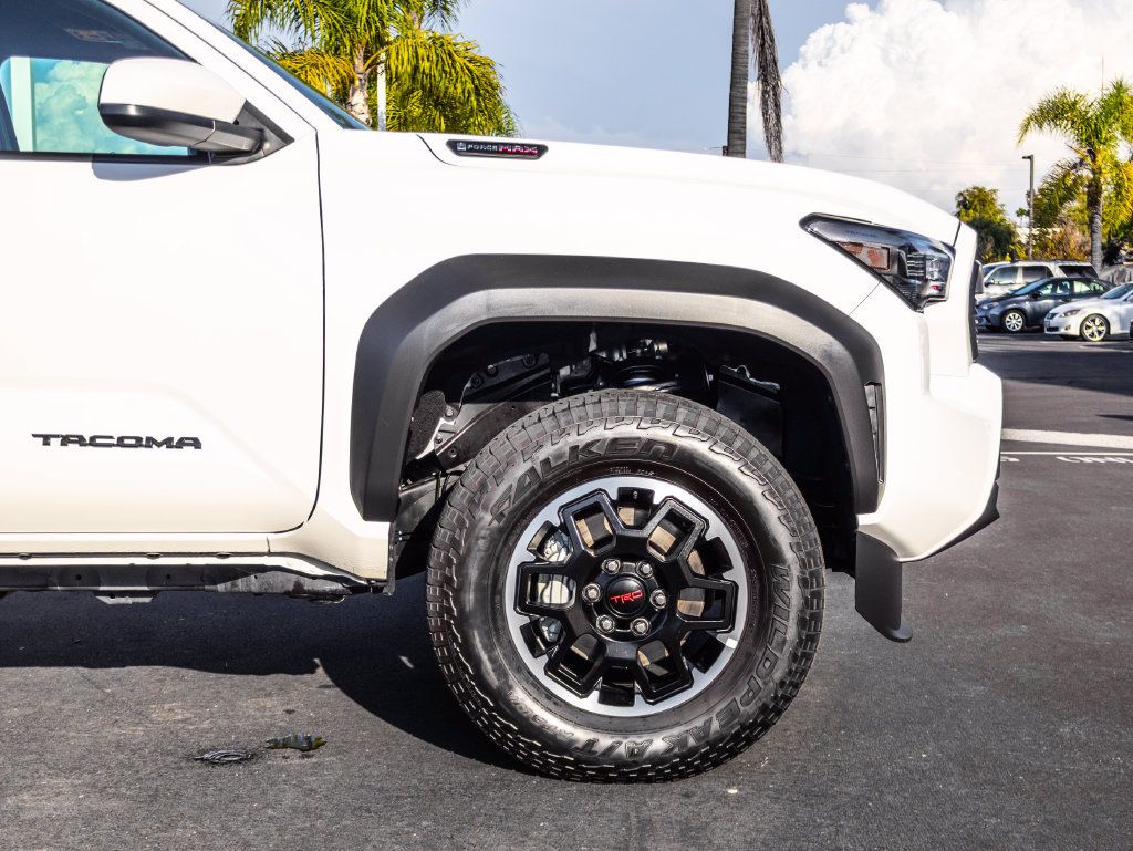 Used 2025 Toyota Tacoma TRD Off-Road AWD/4WD image 7