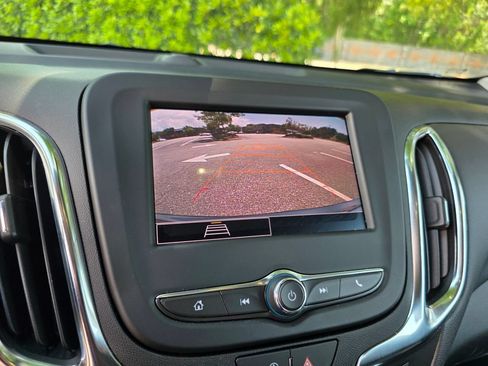 Used 2024 Chevrolet Equinox LT FWD image 21