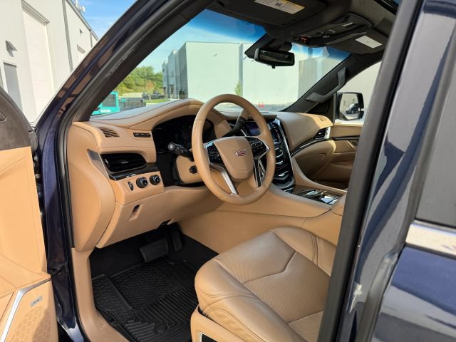Used 2019 Cadillac Escalade ESV Platinum AWD/4WD image 14