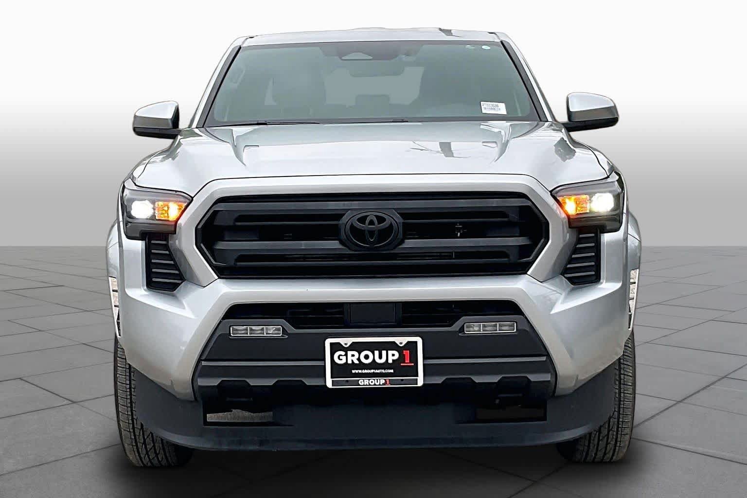 Used 2024 Toyota Tacoma SR5 AWD/4WD image 4