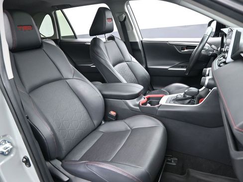 Used 2020 Toyota RAV4 TRD Off-Road image 34