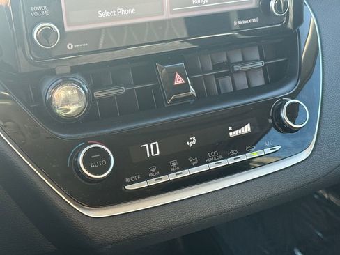 Used 2022 Toyota Corolla LE image 24